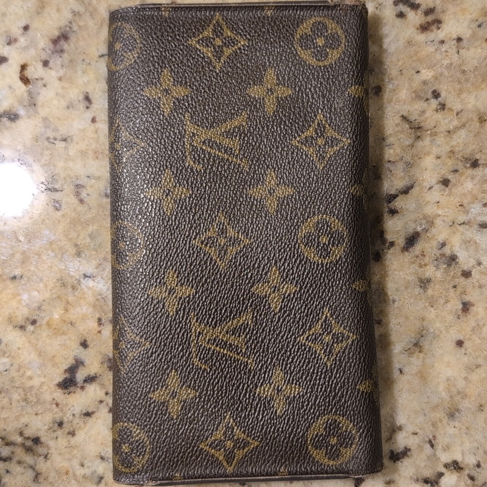 Louis Vuitton Brown Monogram Wallet Classic Design. Authentic - Picture 2 of 7
